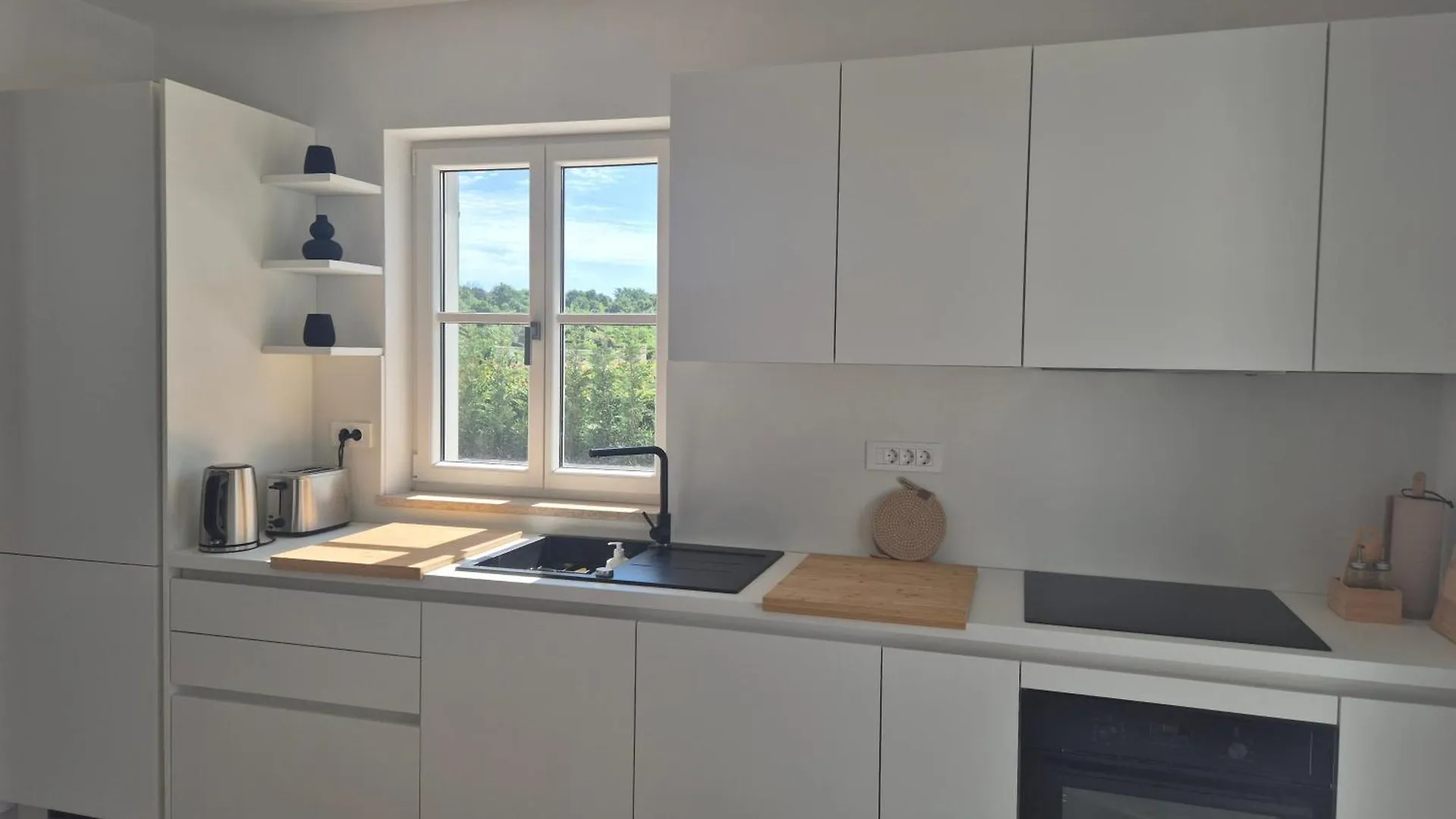 Brand New House, 15 Min Away From Rovinj Βίλα Pifari 0*,