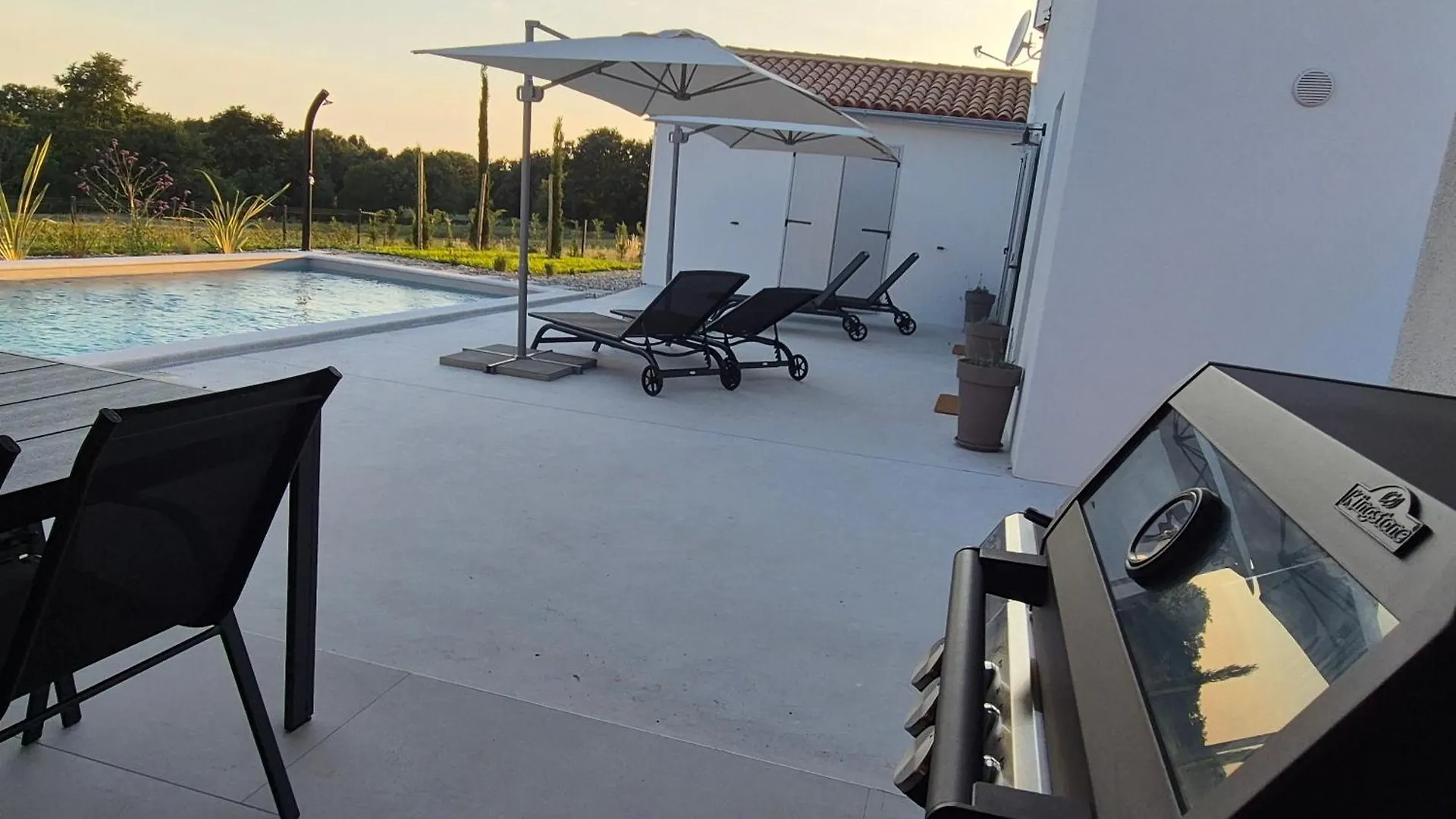 Brand New House, 15 Min Away From Rovinj Βίλα Pifari